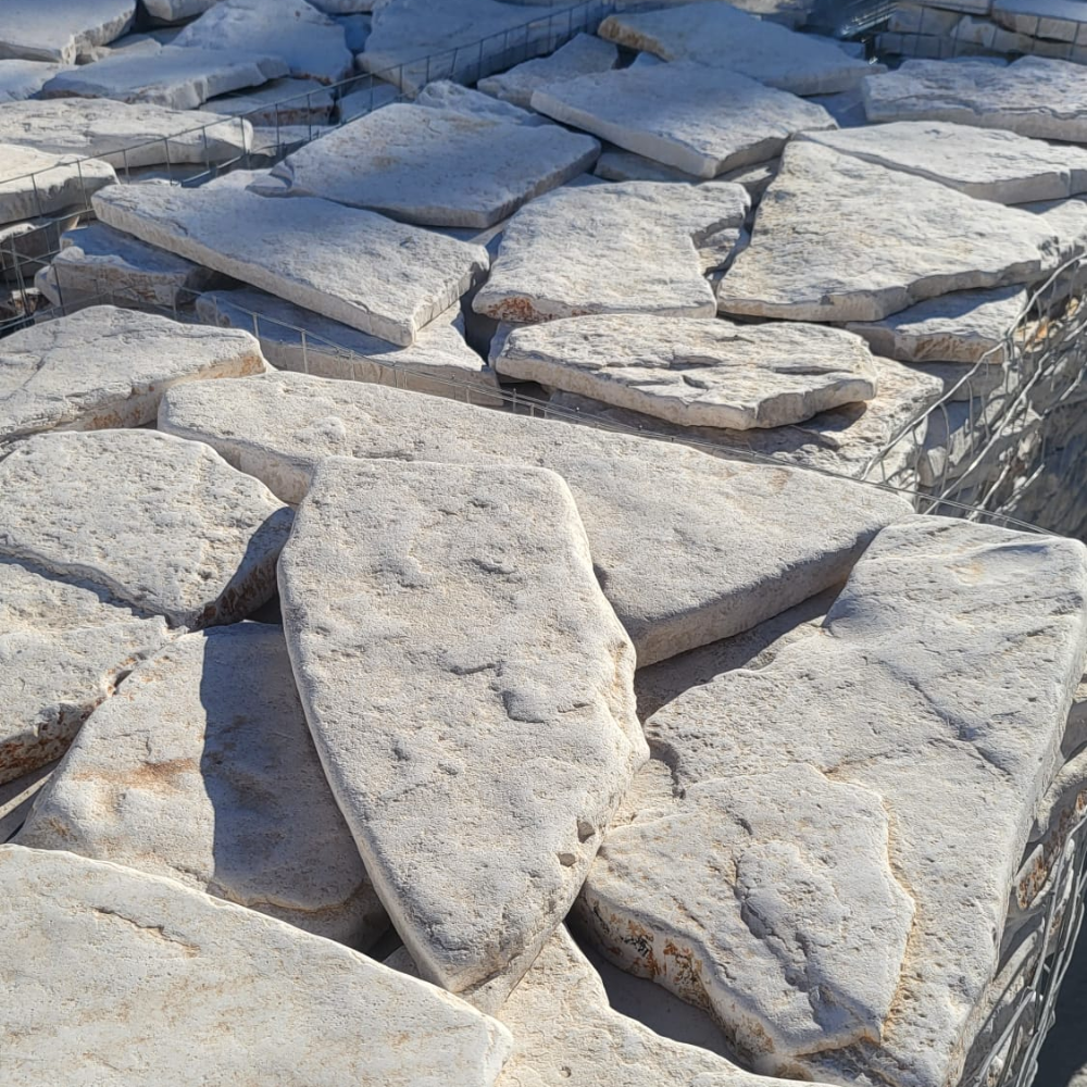 Irregolare Burattata Anticata Bianca per Rivestimenti e Pavimenti | Godium